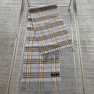 Burberry Cashmere Scarf in Light Blue & Cream Check